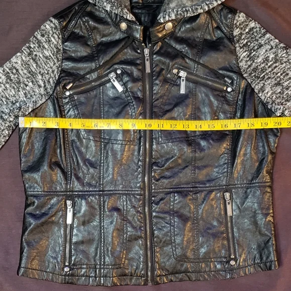 J2 Moto Jacket With Detachable Hood - Picture 6 of 8